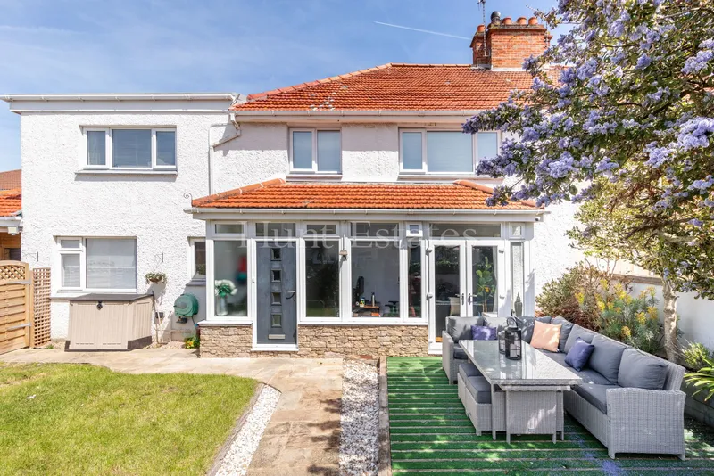 A beautiful five-bedroom family home in a delightful location — main photograph