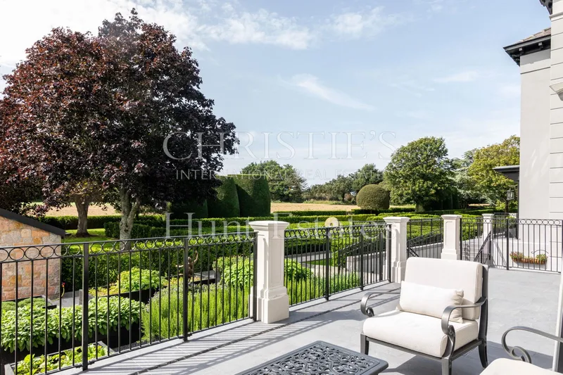 Private Estate Lavishly Restored — photograph 4
