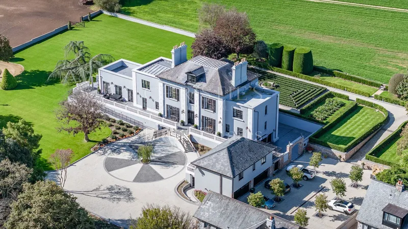 Private Estate Lavishly Restored — main photograph
