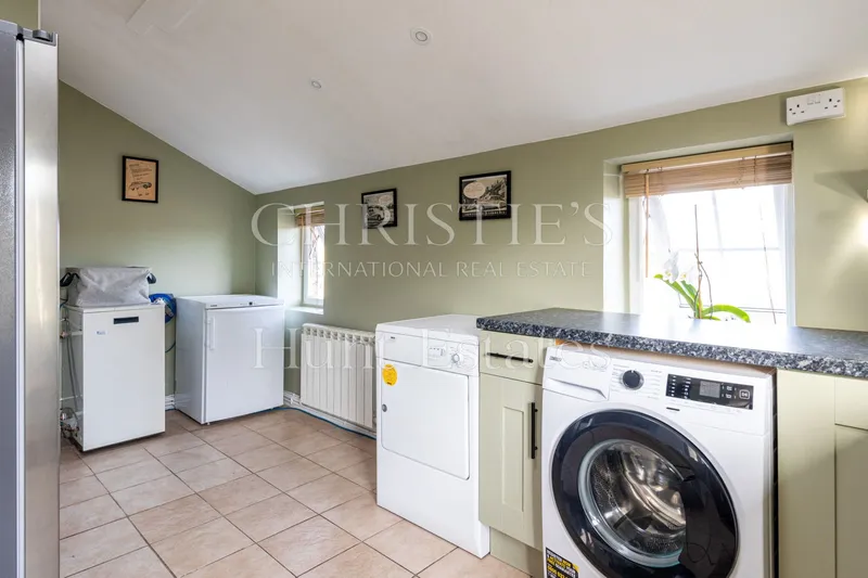 Delightful Detached Country Cottage — photograph 10