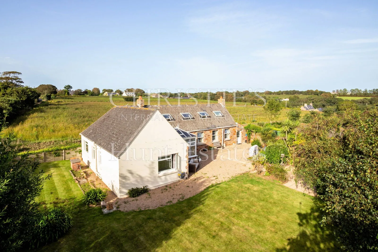 Delightful Detached Country Cottage — main photograph