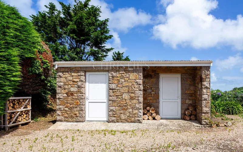 Detached Bungalow In Quiet Location With Field, Stable And Multipurpose Storage — photograph 10