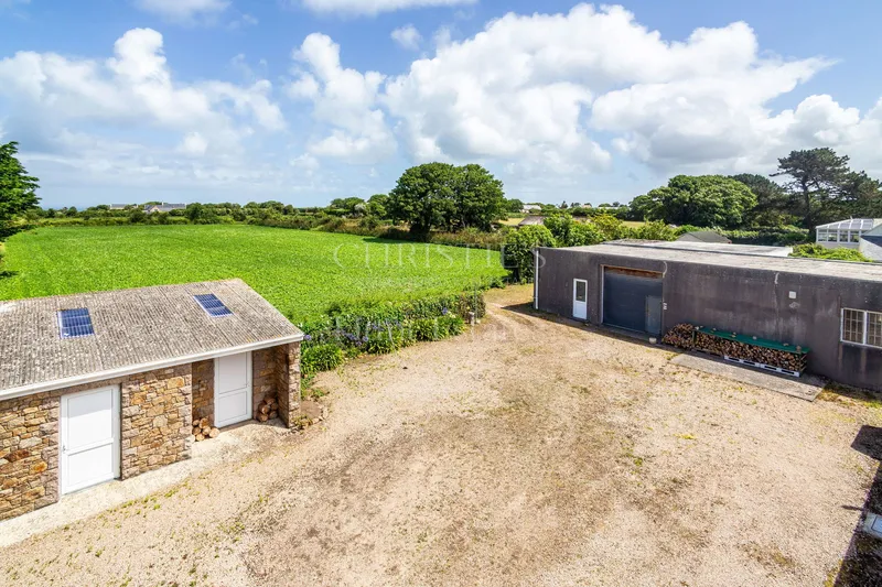 Detached Bungalow In Quiet Location With Field, Stable And Multipurpose Storage — photograph 7