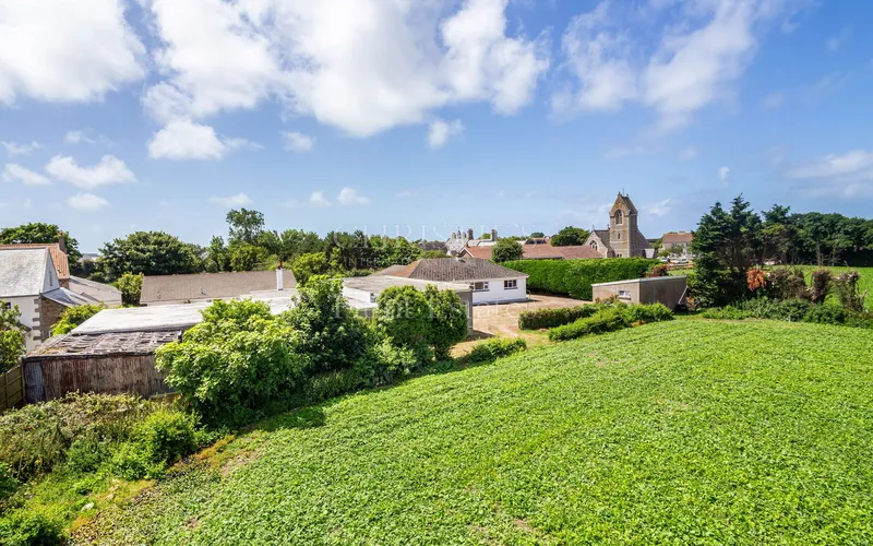 Detached Bungalow In Quiet Location With Field, Stable And Multipurpose Storage — photograph 2