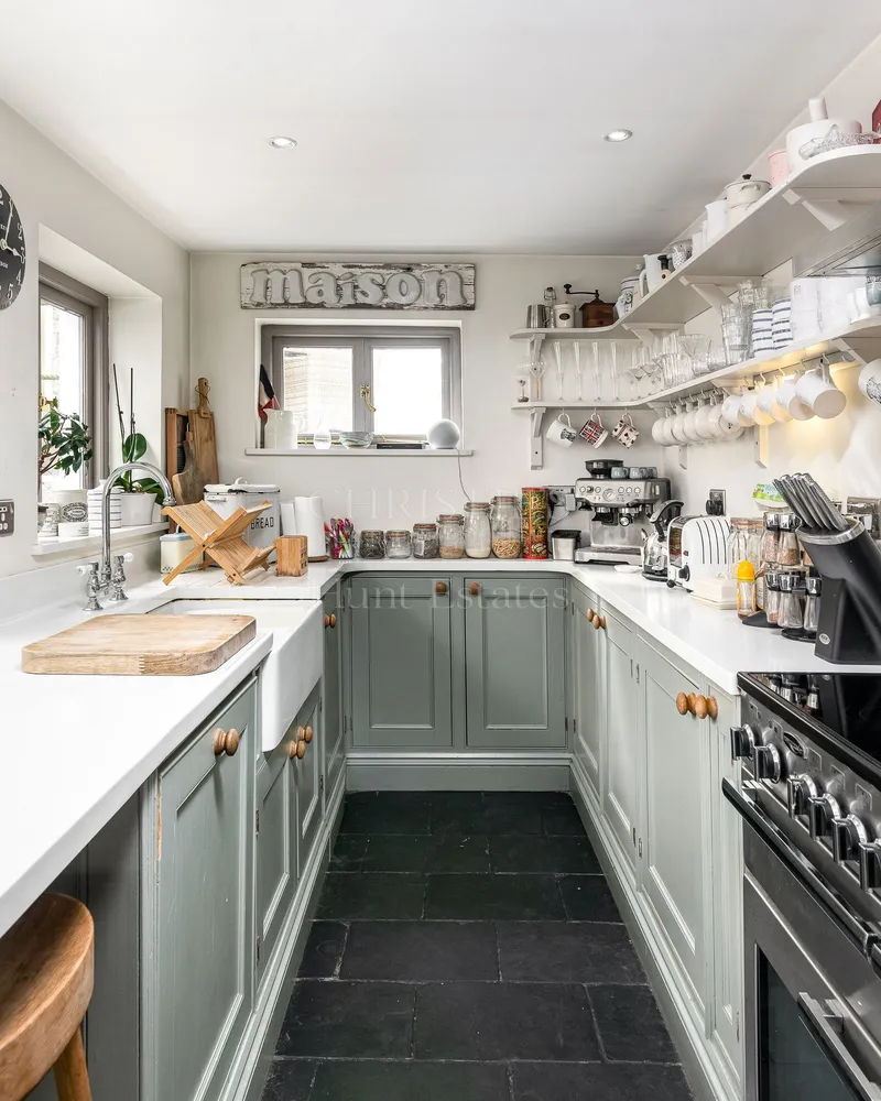 Granite Cottage In Sought After Location — photograph 9