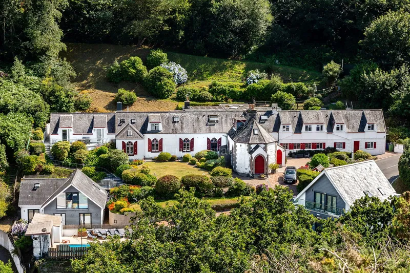 EXCITING OPPORTUNITY IN BOULEY BAY — photograph 4