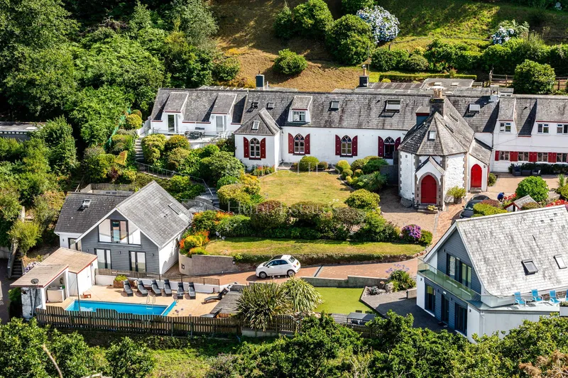 EXCITING OPPORTUNITY IN BOULEY BAY — photograph 7