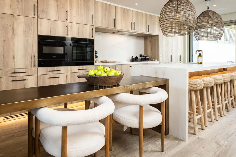 Contemporary Beach House With Stunning Sea Views — photograph 7