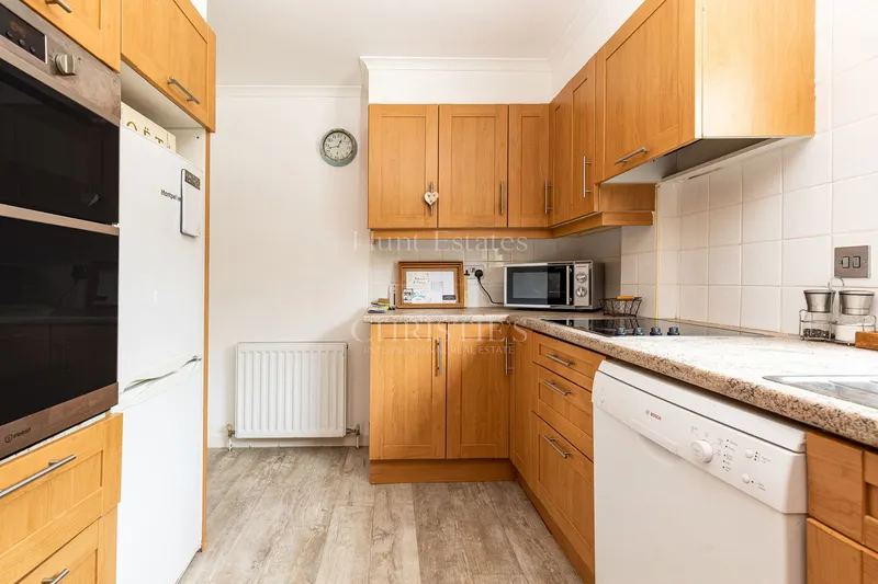 Spacious Apartment Overlooking The Royal Jersey Golf Course — photograph 5