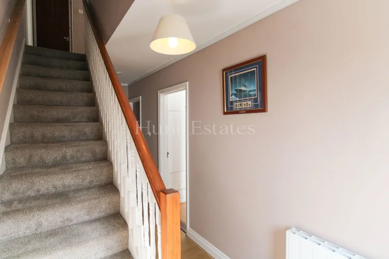 DETACHED TWO BEDROOM HOUSE WITH GARAGE AND GARDEN — photograph 10