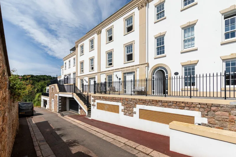 Stylish Four Bedroom Townhouse in The Heart of St Aubin — main photograph