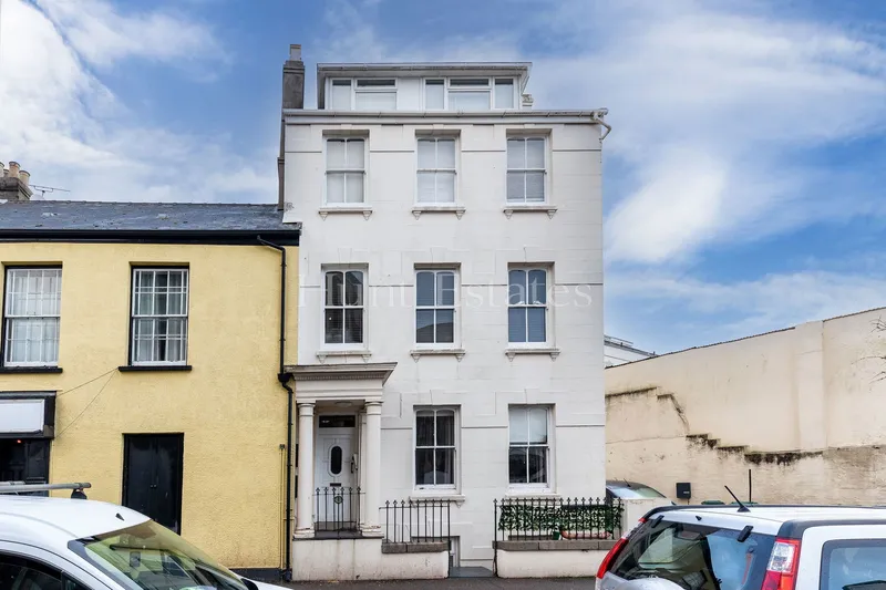 Ground Floor One Bedroom Apartment In St Helier — photograph 2
