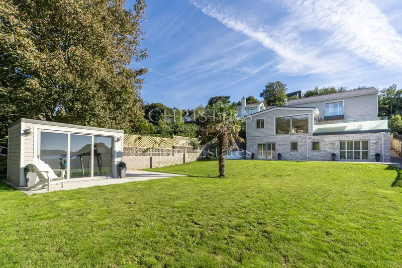 BEAUTIFUL DETACHED HOME WITH SEA VIEWS ACROSS OUAISNE BAY — main photograph