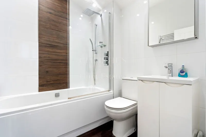 A Charming Blend of Tradition and Modern Comfort — photograph 10