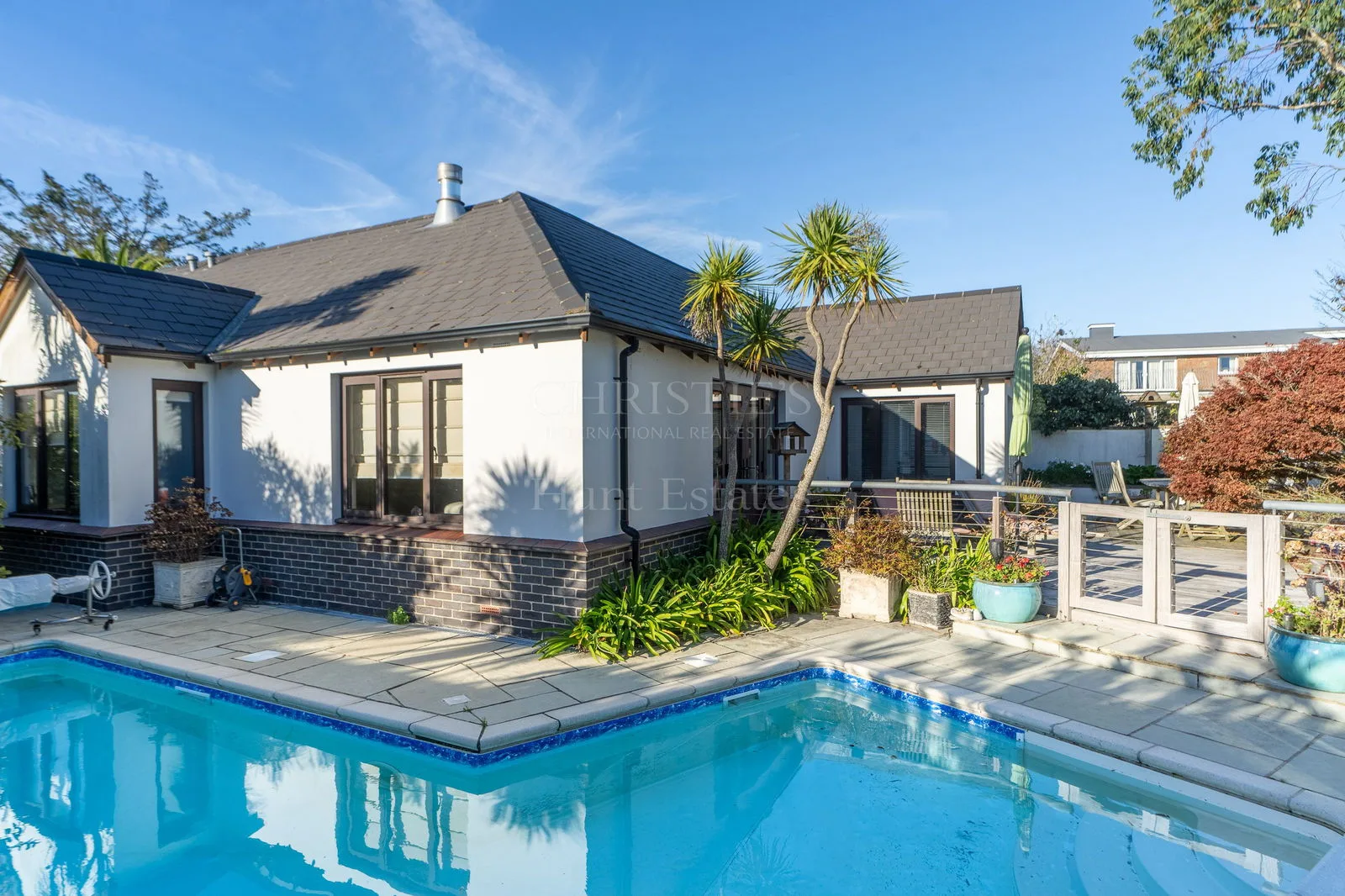 Contemporary Bungalow In Park Estate — main photograph