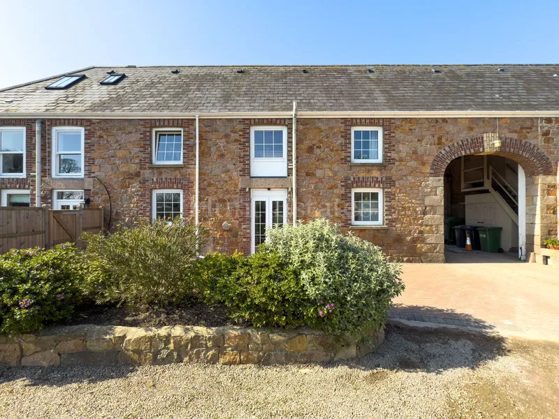 Ground Floor Country Apartment With Two Parking Spaces — main photograph