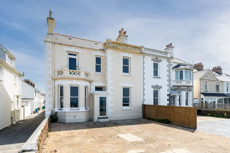 Victorian Home Ideally Positioned Directly Opposite The Beach — main photograph