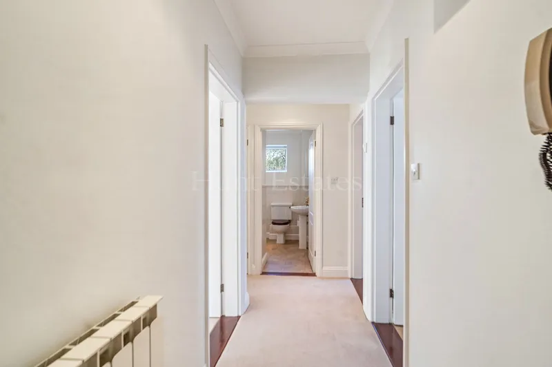 TWO BEDROOM SEASIDE APARTMENT — photograph 6
