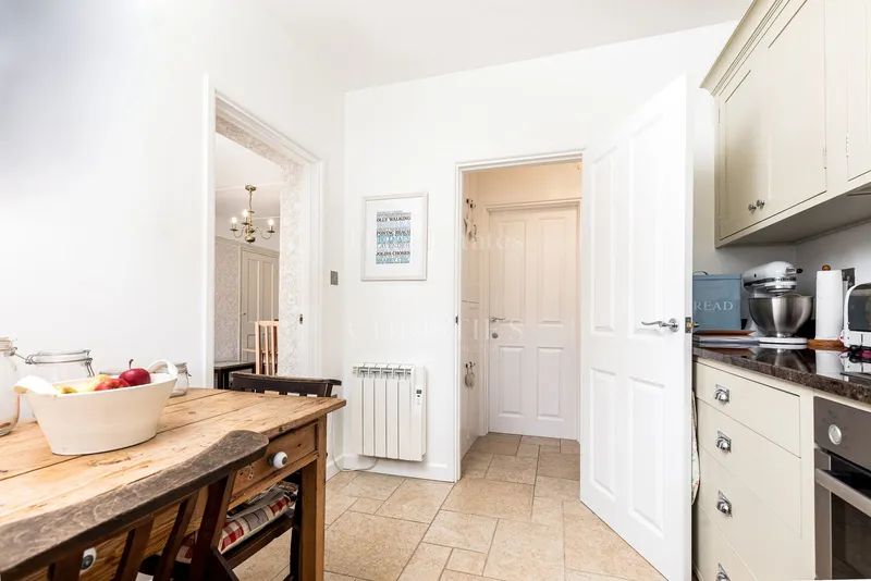 1930s Two-Bedroom Semi-Detached Home — photograph 9