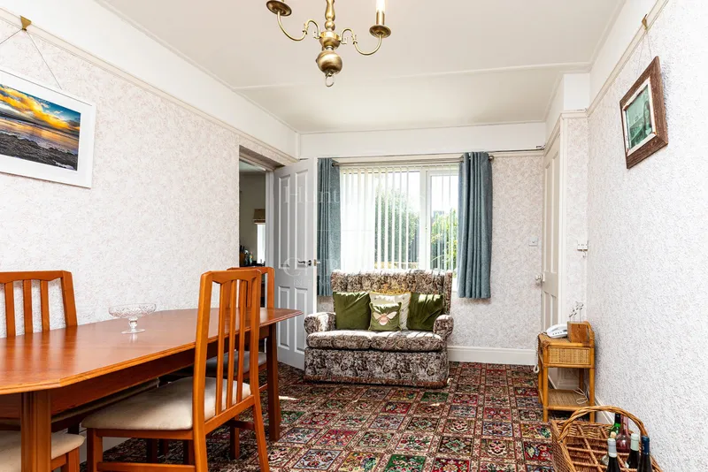 1930s Two-Bedroom Semi-Detached Home — photograph 5