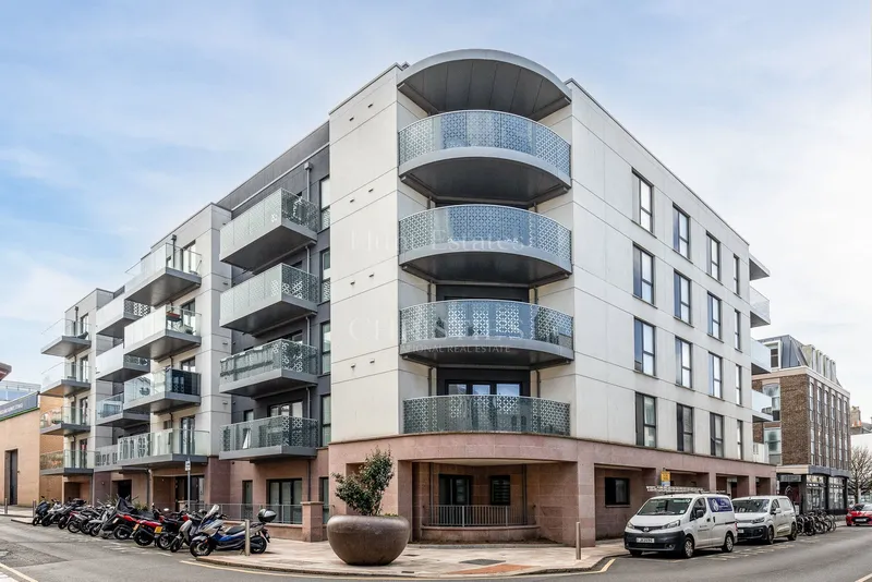 As New First Floor, Two Bedroom, Two Bathroom Apartment — main photograph