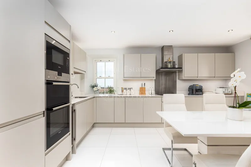 Modern Two-Bedroom Apartment With Parking In St Saviour — photograph 7