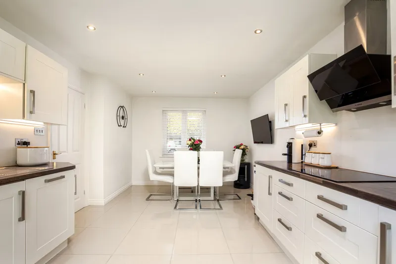 Detached Gated Family Home FIRST TIME BUYER ONLY — photograph 8