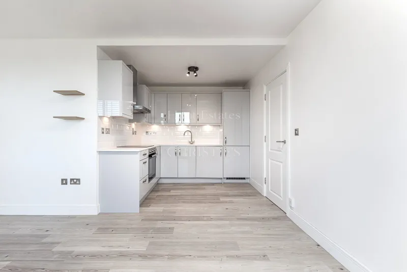 One Bedroom Apartment With Parking — photograph 5