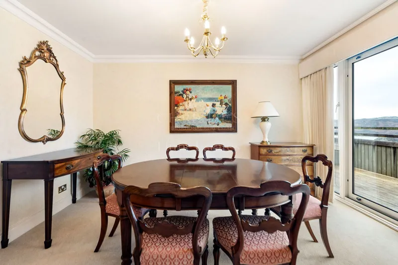 Penthouse Apartment Set in Picturesque Location with Sea Views — photograph 7