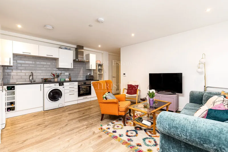 NEW PRICE & OPEN VIEWING – Modern Two-Bedroom Ground Floor Apartment — photograph 3