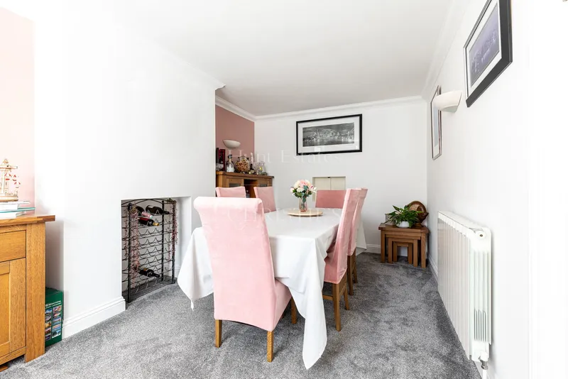 Immaculately Presented Four Bedroom Home (1,500 sq. ft.) In A Quiet And Convenient Location — photograph 9