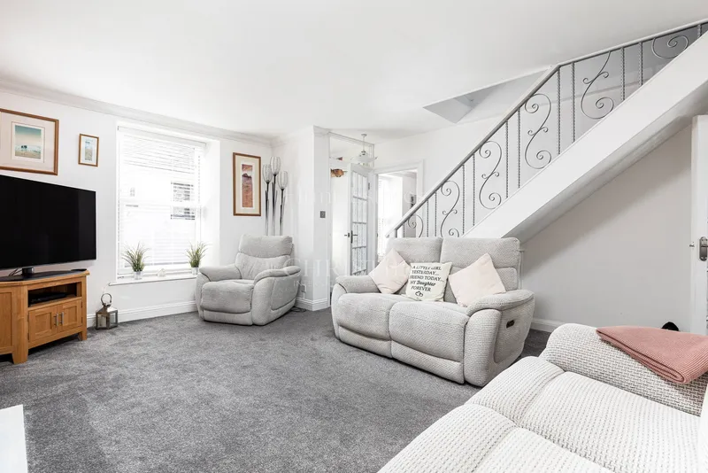 Immaculately Presented Four Bedroom Home (1,500 sq. ft.) In A Quiet And Convenient Location — photograph 5