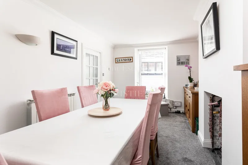 Immaculately Presented Four Bedroom Home (1,500 sq. ft.) In A Quiet And Convenient Location — photograph 8