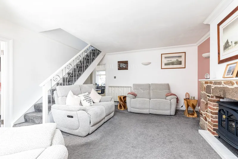 Immaculately Presented Four Bedroom Home (1,500 sq. ft.) In A Quiet And Convenient Location — photograph 7