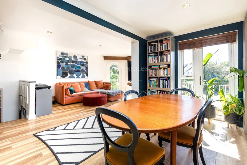 Three Bedroom Home With Parking — photograph 9