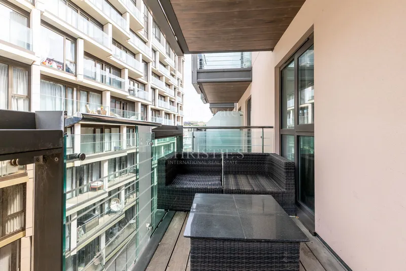 Two Bedroom Apartment With Sea Views — photograph 3