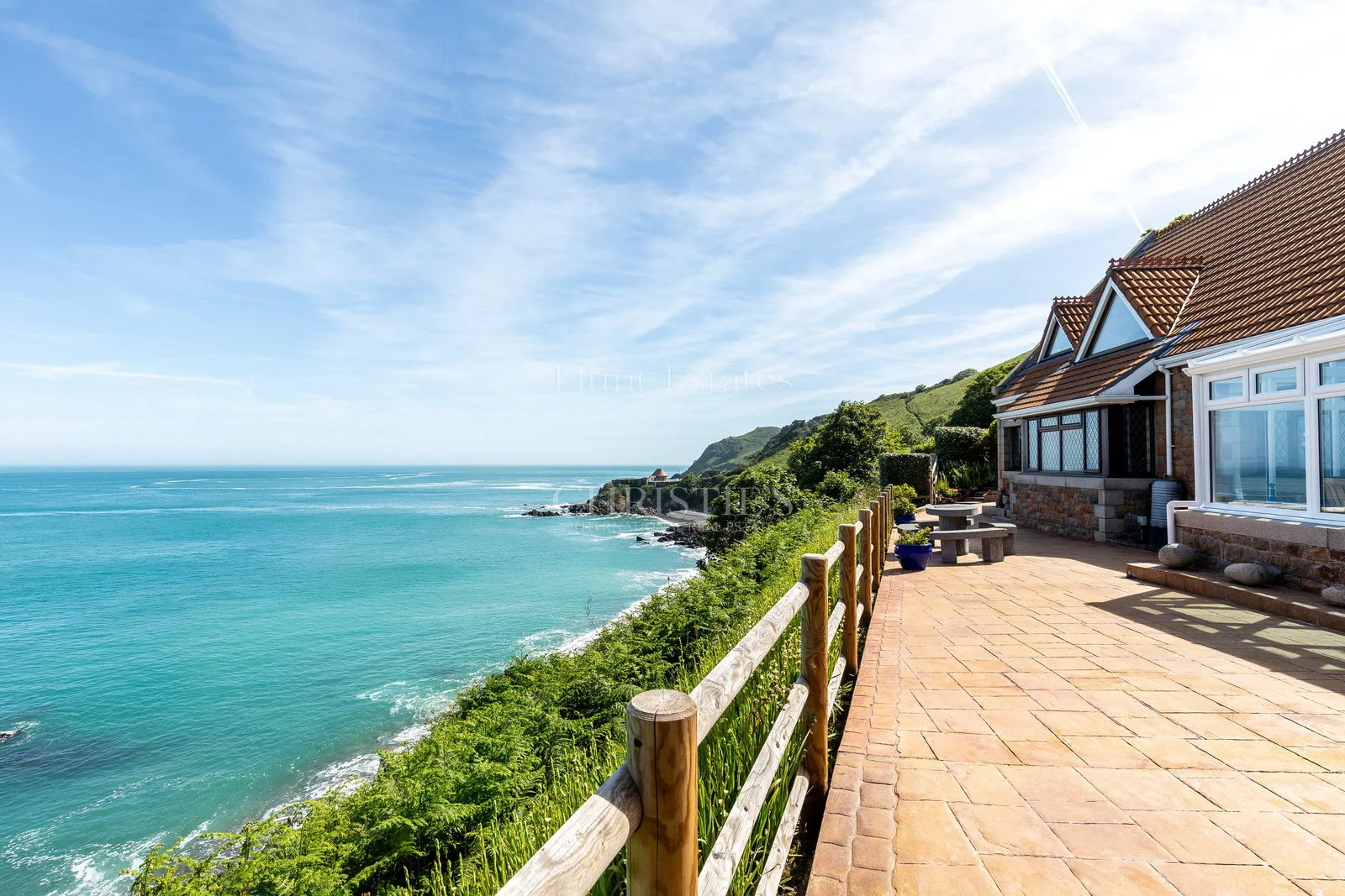 Coastal Detached Home with Exceptional Panoramic Views — main photograph