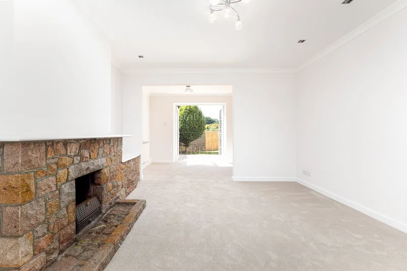 Four Bedroom Family Home in a Quiet St Lawrence Cul-de-Sac — photograph 3