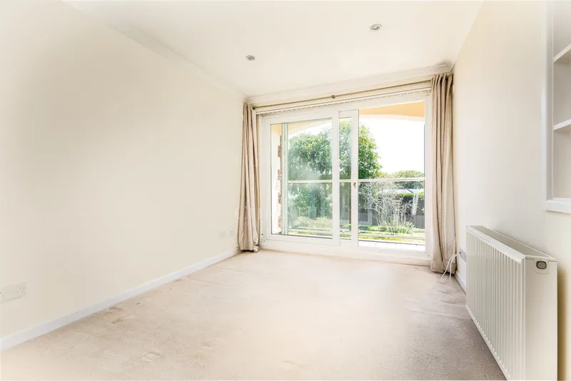 Rare Opportunity To Purchase A Family Home In Clos De Noirmont — photograph 10