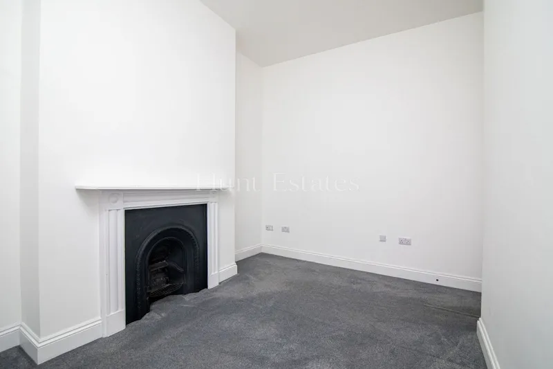 Light and airy two bedroom apartment in a quiet location — photograph 10