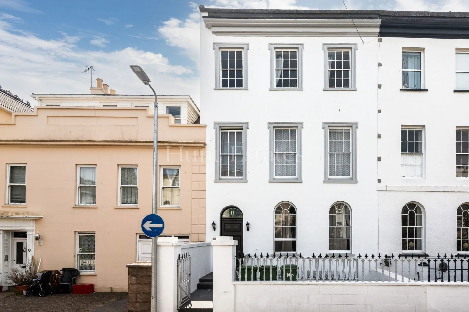 Light and airy two bedroom apartment in a quiet location — main photograph