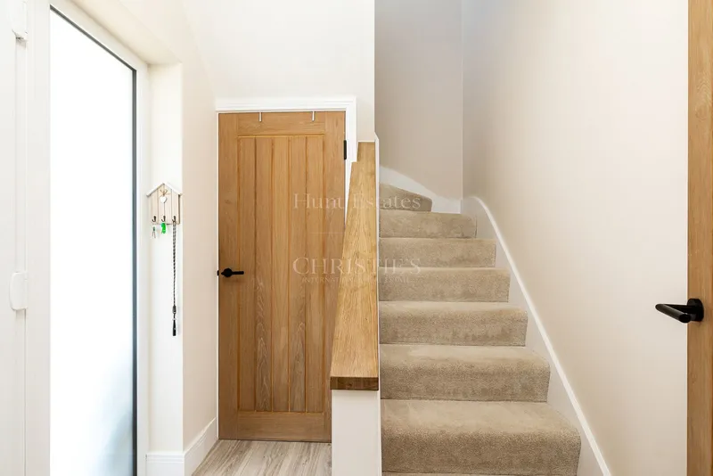 Beautifully Renovated Two-Bedroom Detached Home — photograph 2