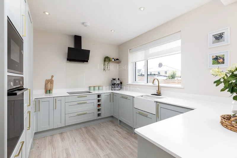 Beautifully Renovated Two-Bedroom Detached Home — photograph 8