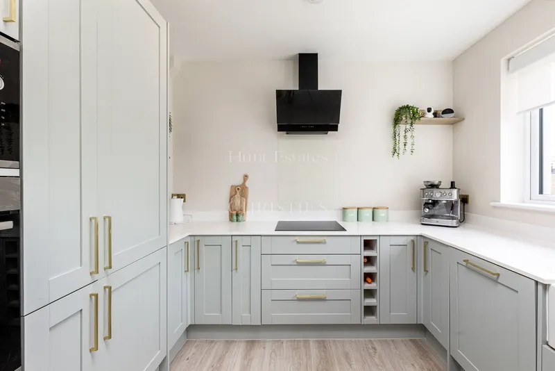 Beautifully Renovated Two-Bedroom Detached Home — photograph 9