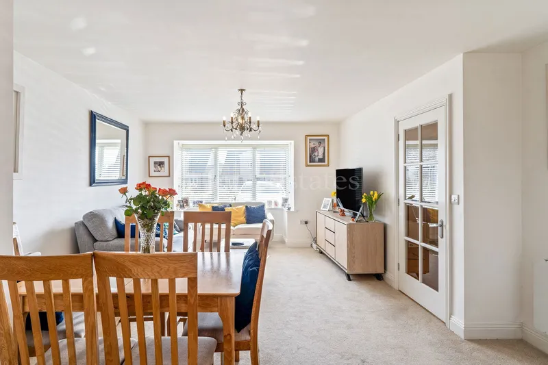 An immaculate two bedroom, two bathroom house – over 55’s only — photograph 6