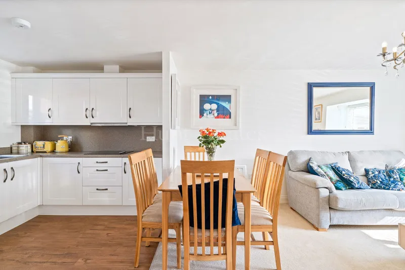 An immaculate two bedroom, two bathroom house – over 55’s only — photograph 5
