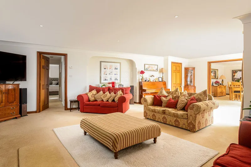 Substantial 4 Bedroom Dormer Bungalow In A Delightful Rural Setting — photograph 10
