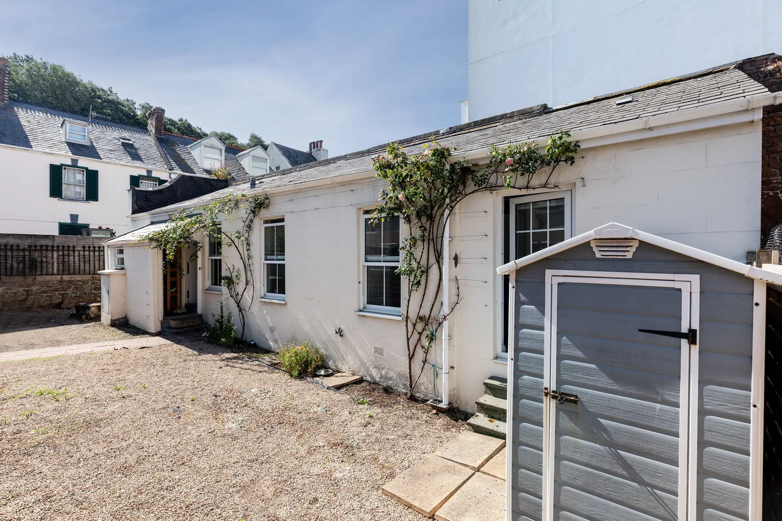 Detached One Bedroom Town Cottage With Garden — main photograph