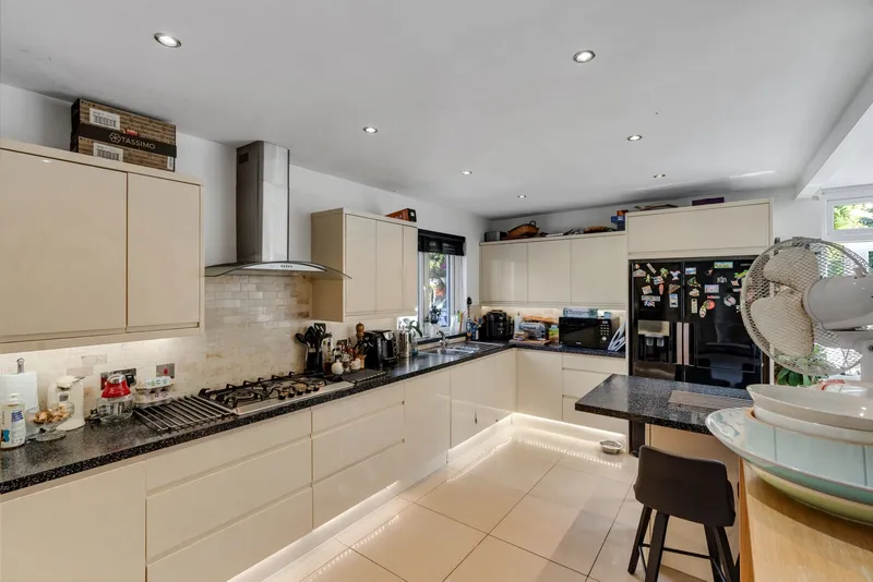 Versatile Detached Bungalow Home with Two Bedroom Annexe — photograph 6
