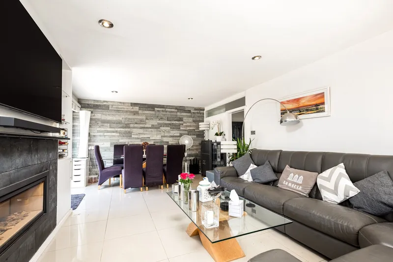 Versatile Detached Bungalow Home with Two Bedroom Annexe — photograph 5